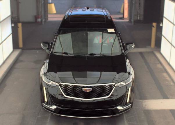 Used 2020 Cadillac XT6 Premium Luxury FWD image 2