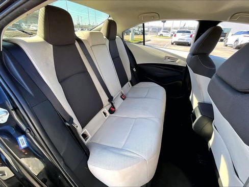 Used 2021 Toyota Corolla LE image 18