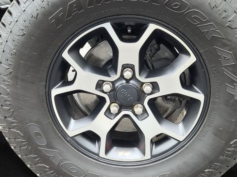 Used 2018 Jeep Wrangler Unlimited Rubicon AWD/4WD image 36