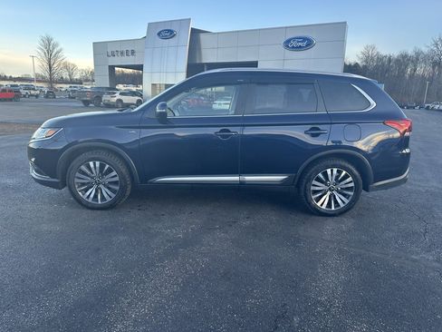 Used 2019 Mitsubishi Outlander GT image 2