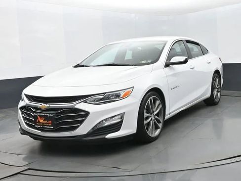 Used 2024 Chevrolet Malibu LT image 1