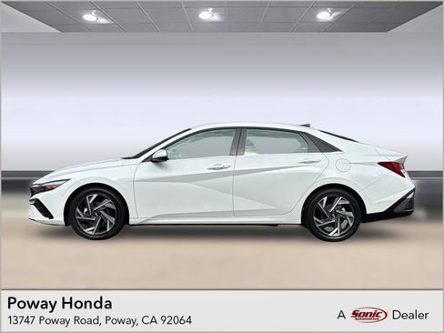 Used 2025 Hyundai Elantra SEL FWD image 1
