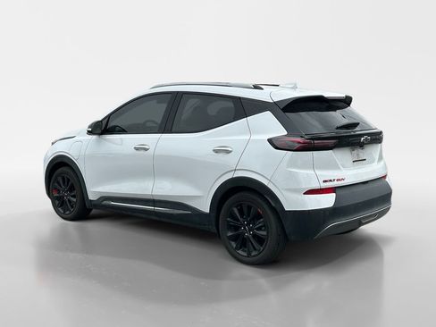 Used 2023 Chevrolet Bolt EUV Premier w/ Sun & Sound Package FWD image 3