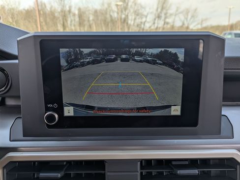 Used 2025 Toyota Tacoma SR5 image 12