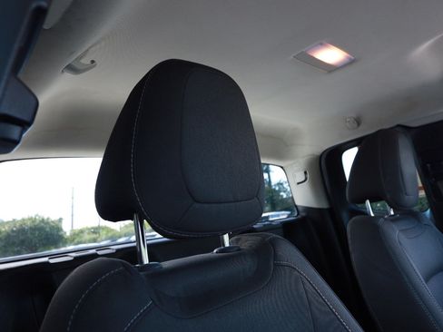 Used 2020 Chevrolet Colorado LT w/ Safety Package RWD image 25