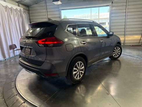 Used 2017 Nissan Rogue SV FWD image 4