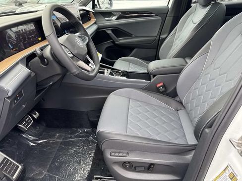 New 2026 Volkswagen Tiguan SEL R-Line AWD/4WD image 14