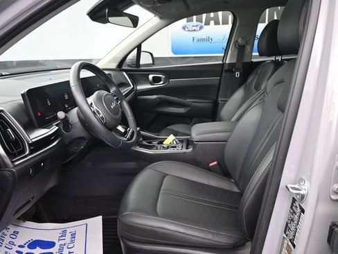 Used 2025 Kia Sorento S w/ Panoramic Sunroof Package FWD image 12