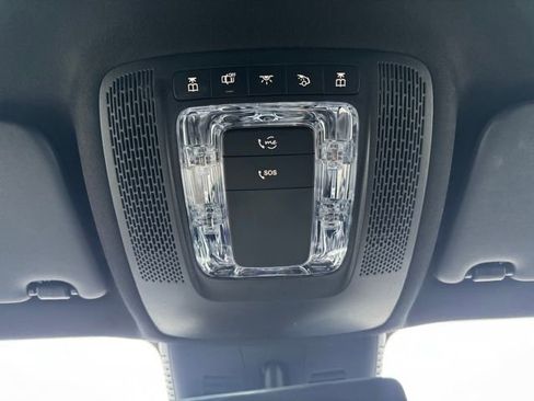 Used 2024 Mercedes-Benz GLB 250 4MATIC image 32