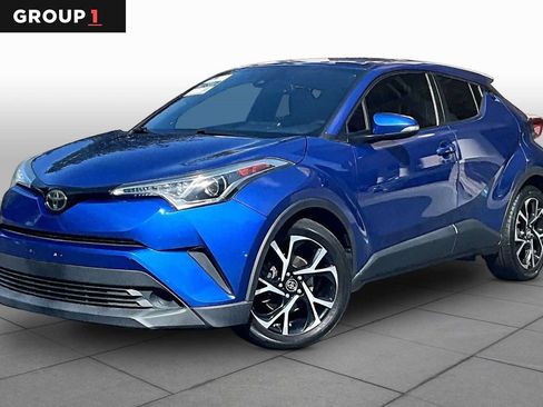 Used 2018 Toyota C-HR XLE FWD image 1