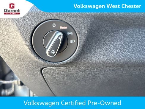 Certified 2025 Volkswagen Jetta SEL FWD image 37