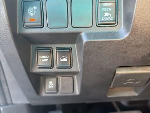 Used 2023 Nissan Frontier SV w/ SV Convenience Package image 11