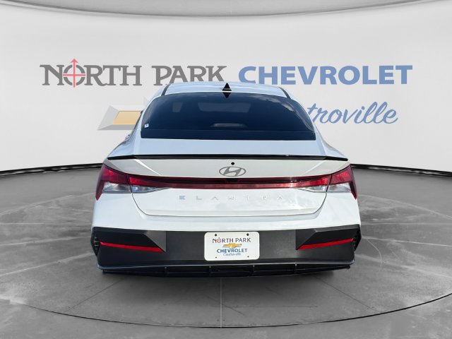 Used 2025 Hyundai Elantra Sport FWD image 4