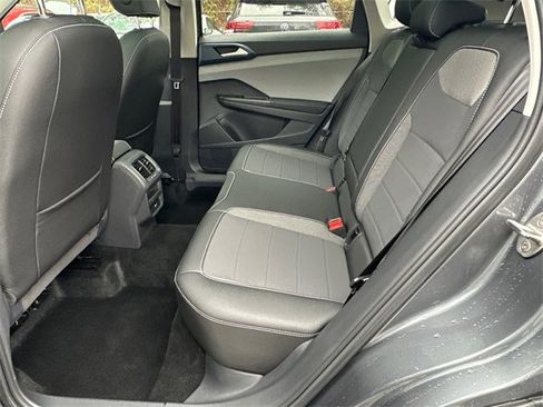 Certified 2024 Volkswagen Taos SE image 20