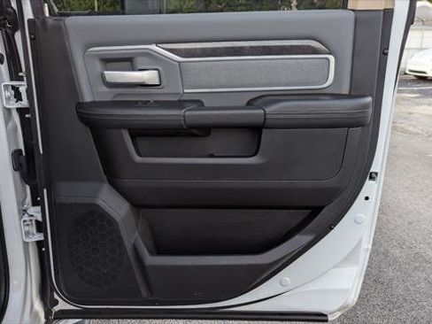 Used 2019 RAM 3500 Big Horn image 19