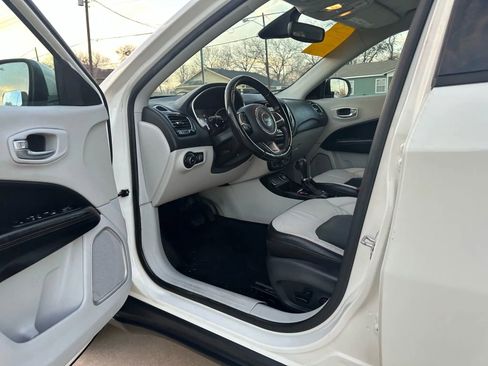 Used 2020 Jeep Compass Limited image 9