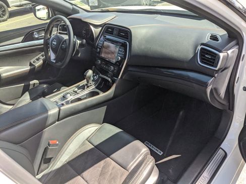 Used 2023 Nissan Maxima SR w/ Sport Mat Group image 12