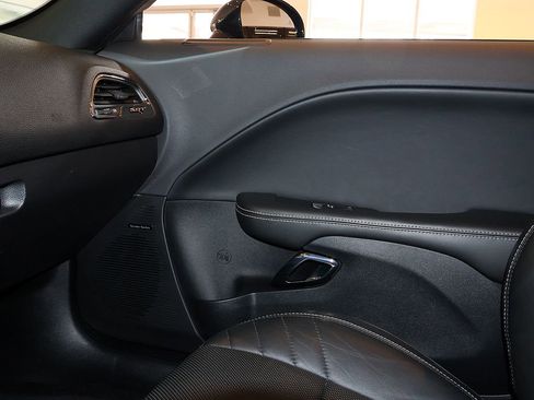 Used 2015 Dodge Challenger SRT Hellcat image 46