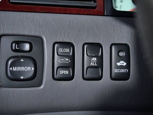 Used 2004 Toyota Solara SLE FWD image 27