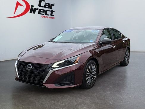 Used 2024 Nissan Altima 2.5 SV FWD image 1