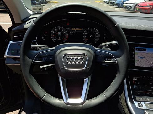 Used 2023 Audi Q7 2.0T Premium w/ Convenience Package AWD/4WD image 18