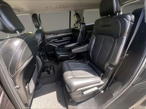 Used 2022 Jeep Grand Cherokee L Limited w/ Luxury Tech Group II AWD/4WD image 24
