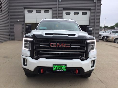 Used 2021 GMC Sierra 2500 AT4 w/ AT4 Premium Plus Package AWD/4WD image 3