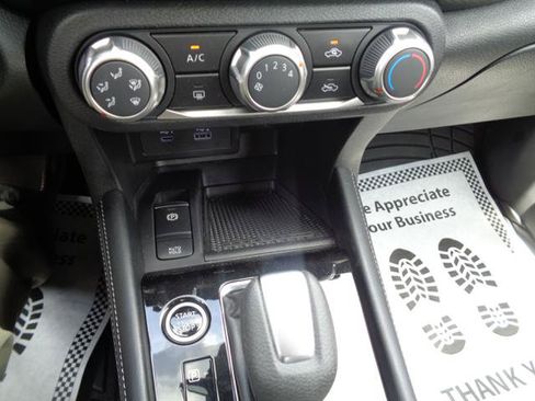 Used 2024 Nissan Kicks SV FWD image 37