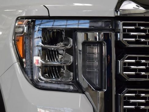 Used 2023 GMC Sierra 3500 Denali w/ Denali Ultimate Package image 10