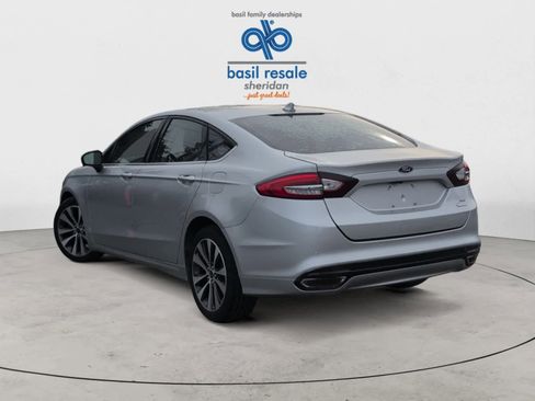 Used 2019 Ford Fusion SE image 4