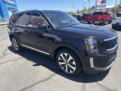Used 2022 Kia Telluride EX w/ EX Premium Package FWD image 9