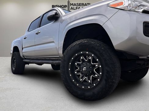 Used 2020 Toyota Tacoma SR w/ SR Convenience Package RWD image 23