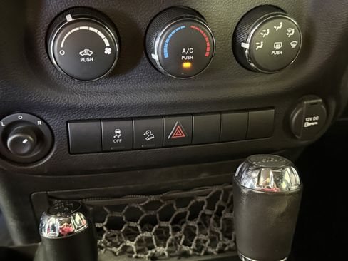 Used 2016 Jeep Wrangler Unlimited Sport image 20