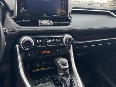 Used 2020 Toyota RAV4 Limited image 36