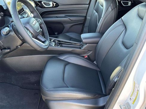 New 2026 Jeep Compass Limited image 11