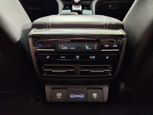 Used 2023 Acura MDX SH-AWD w/ Advance Package image 31