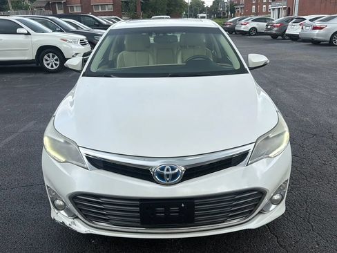 Used 2013 Toyota Avalon Limited FWD image 2