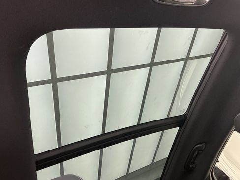 Used 2023 Genesis GV70 2.5T w/ Sport Prestige Package image 25