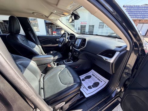 Used 2014 Jeep Cherokee Trailhawk w/ Leather Interior Group image 13