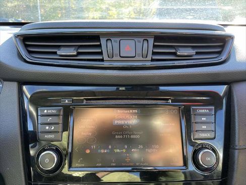 Used 2020 Nissan Rogue S image 23