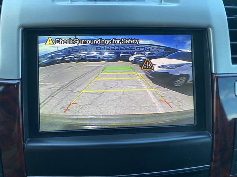 Used 2013 Cadillac Escalade ESV Luxury image 25