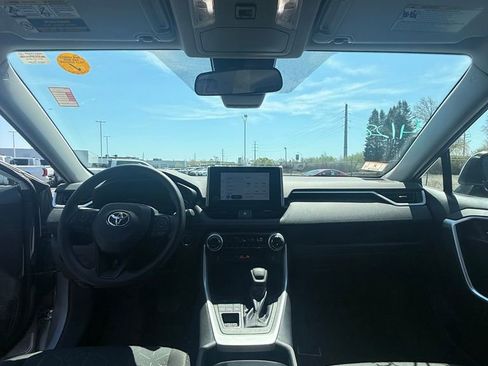 Used 2023 Toyota RAV4 XLE AWD/4WD image 7