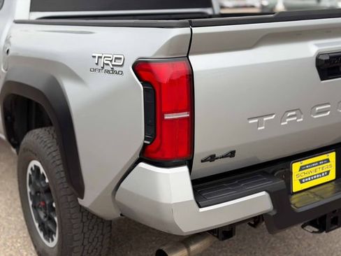 Used 2024 Toyota Tacoma TRD Off-Road AWD/4WD image 9