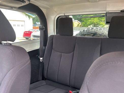 Used 2013 Jeep Wrangler Sport w/ Connectivity Group AWD/4WD image 10