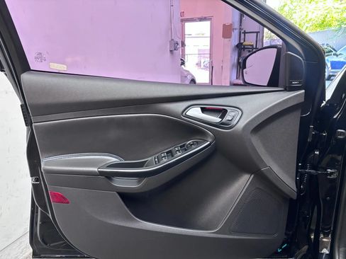 Used 2017 Ford Focus RS AWD/4WD image 18