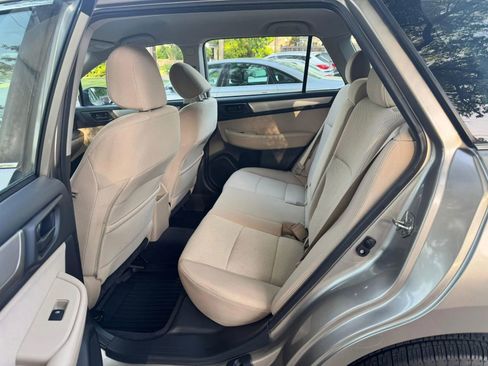 Used 2019 Subaru Outback 2.5i AWD/4WD image 8