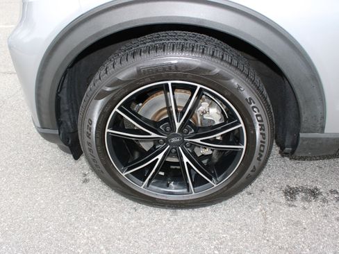 Certified 2021 Ford Explorer Limited w/ Equipment Group 301A image 10