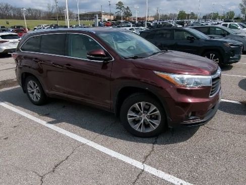 Used 2015 Toyota Highlander XLE image 14