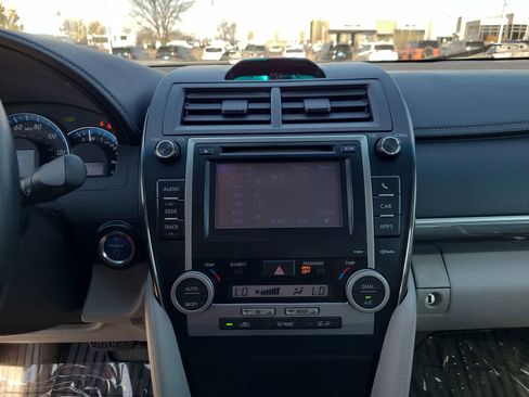 Used 2012 Toyota Camry XLE w/ Leather Pkg image 24