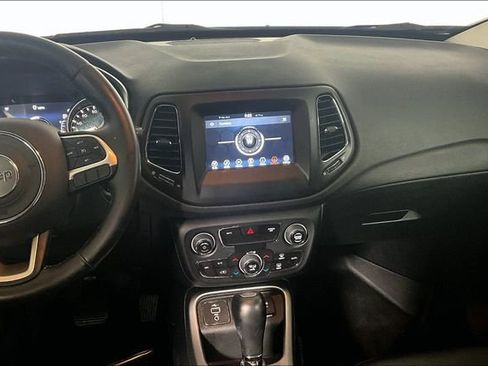 Used 2019 Jeep Compass Latitude w/ Popular Equipment Group image 6